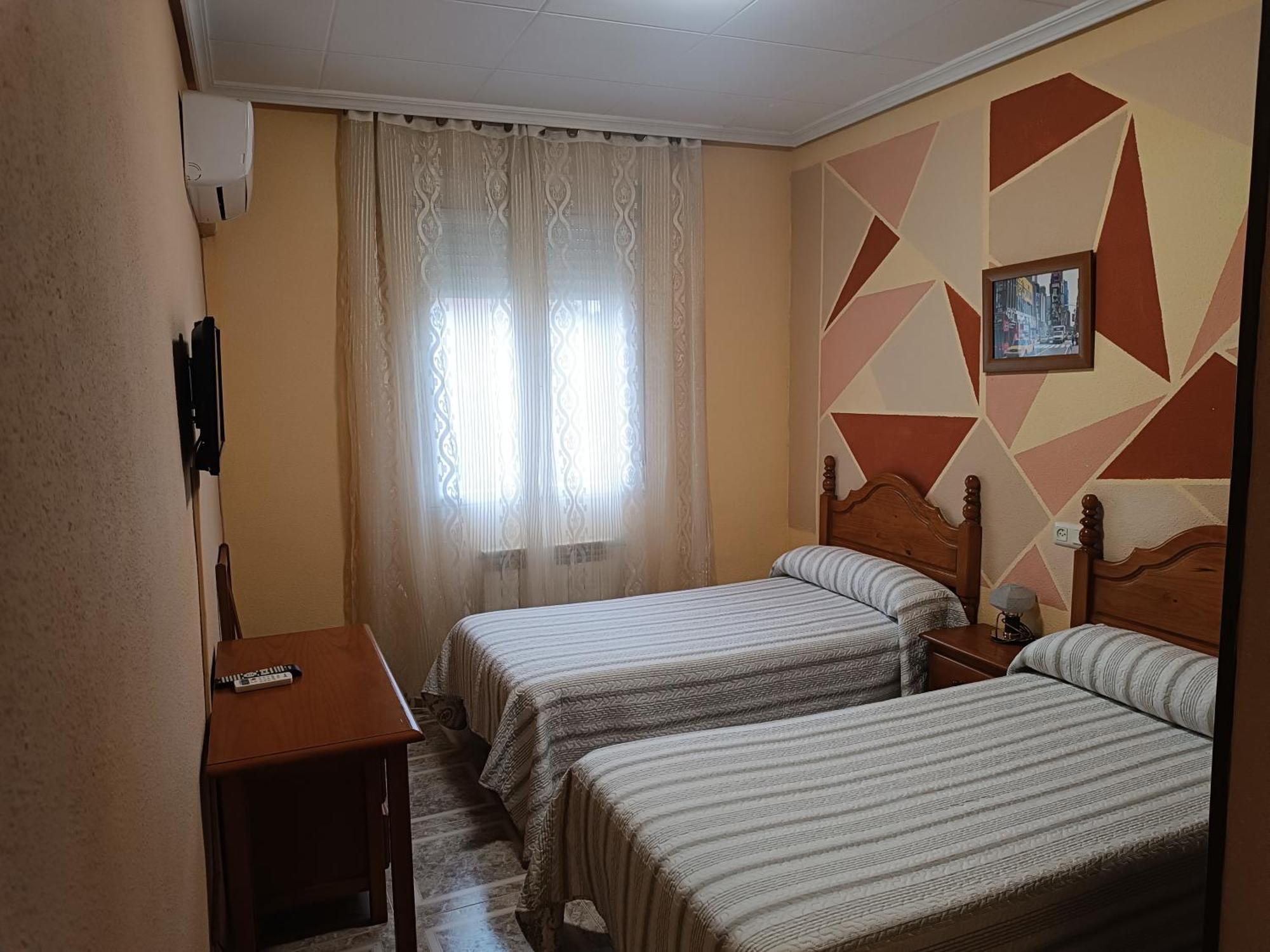Hostal Avila Ocaña エクステリア 写真