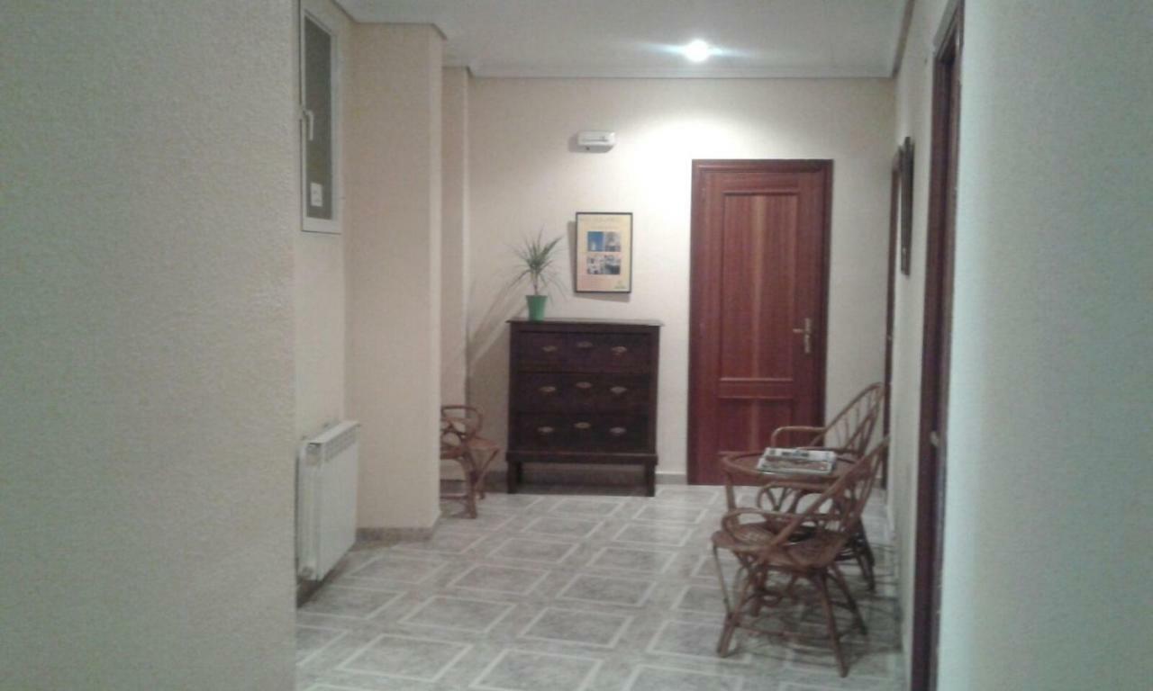 Hostal Avila Ocaña エクステリア 写真