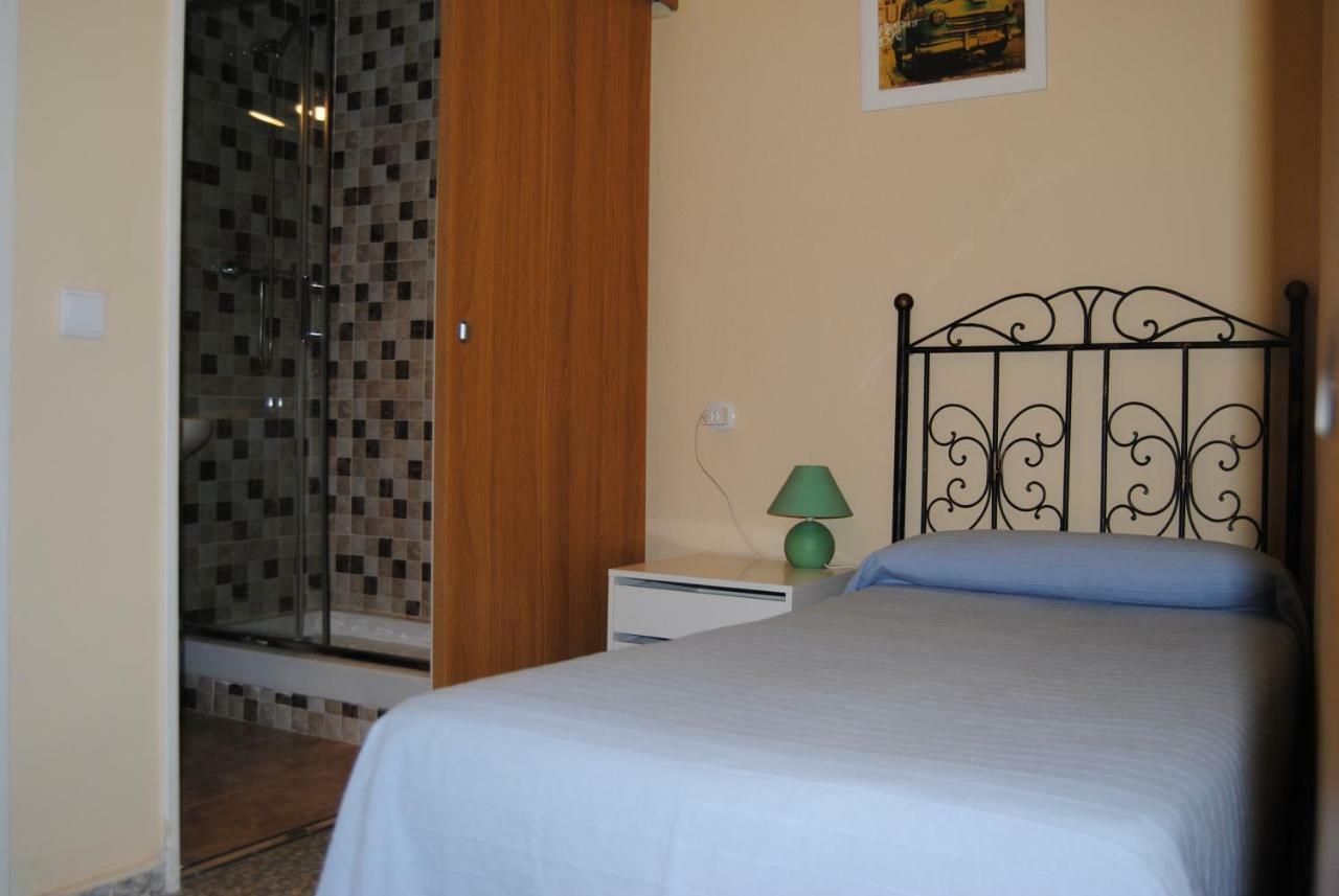 Hostal Avila Ocaña エクステリア 写真