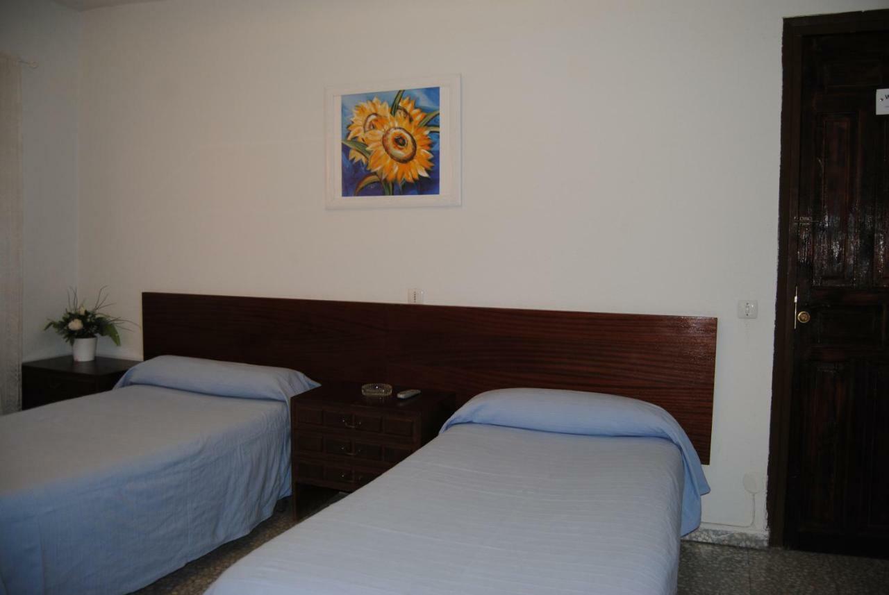 Hostal Avila Ocaña エクステリア 写真
