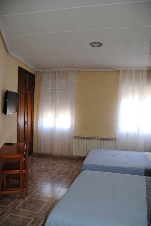 Hostal Avila Ocaña エクステリア 写真