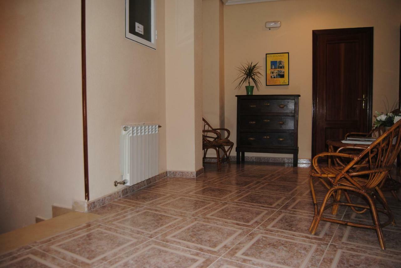 Hostal Avila Ocaña エクステリア 写真