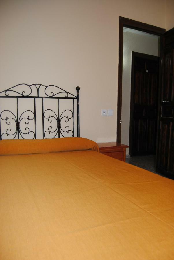 Hostal Avila Ocaña エクステリア 写真