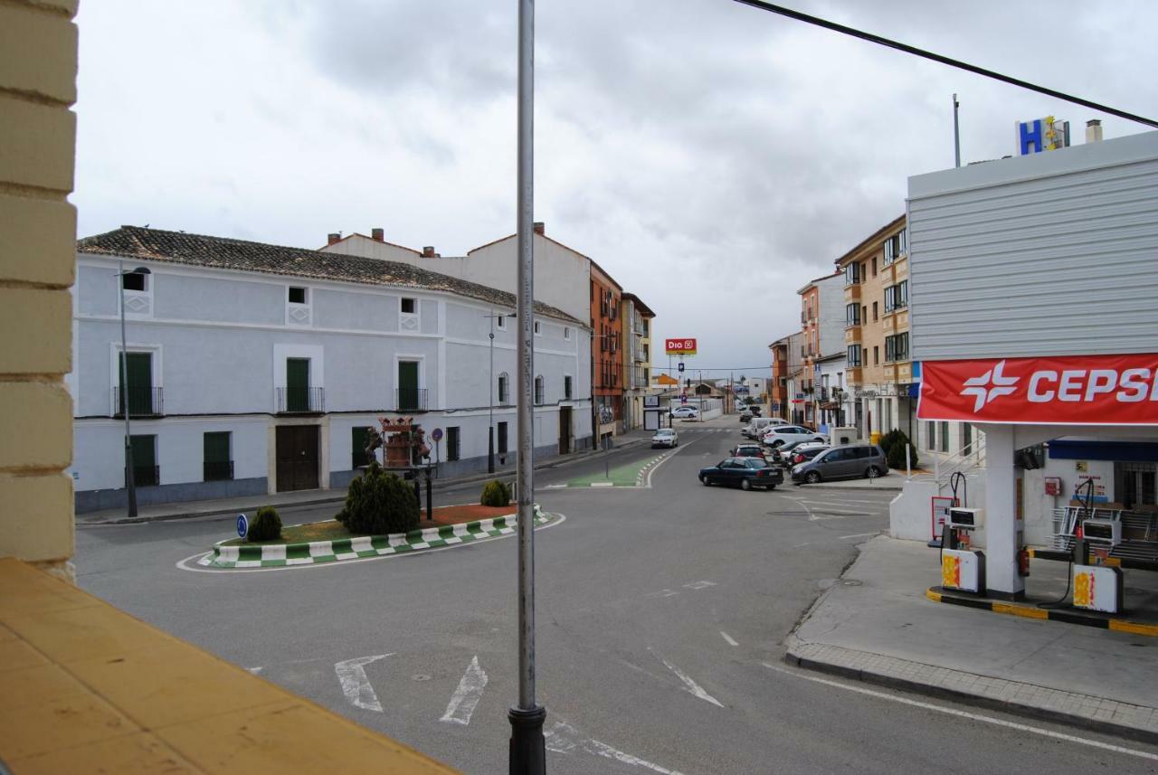 Hostal Avila Ocaña エクステリア 写真