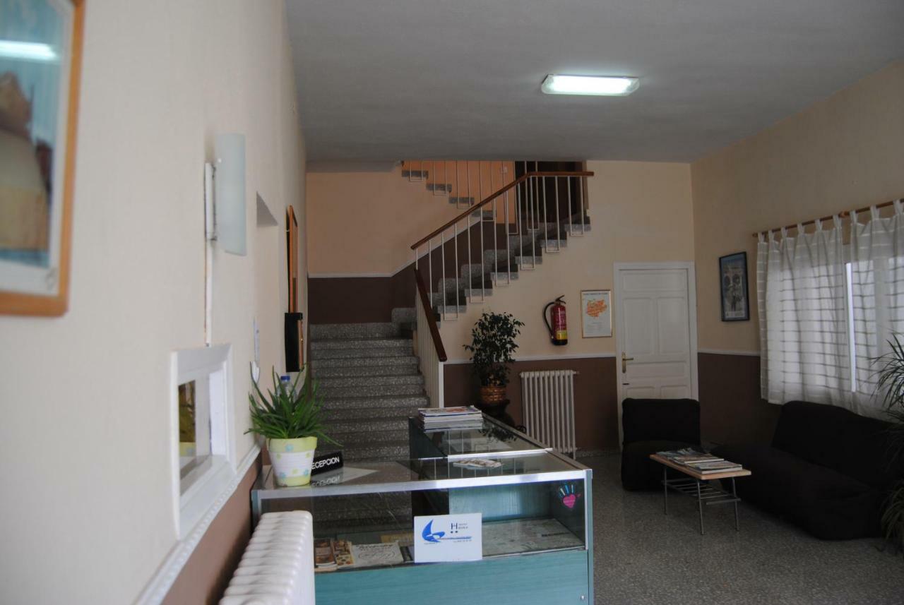 Hostal Avila Ocaña エクステリア 写真