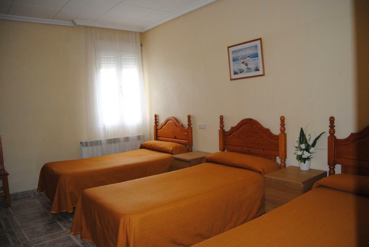 Hostal Avila Ocaña エクステリア 写真