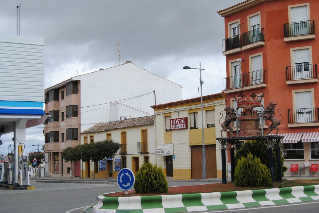 Hostal Avila Ocaña エクステリア 写真