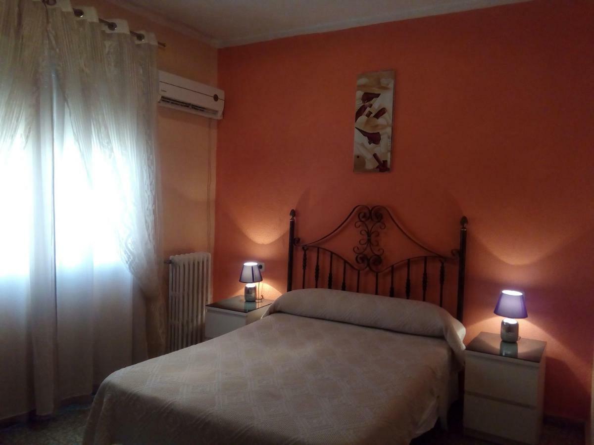 Hostal Avila Ocaña エクステリア 写真